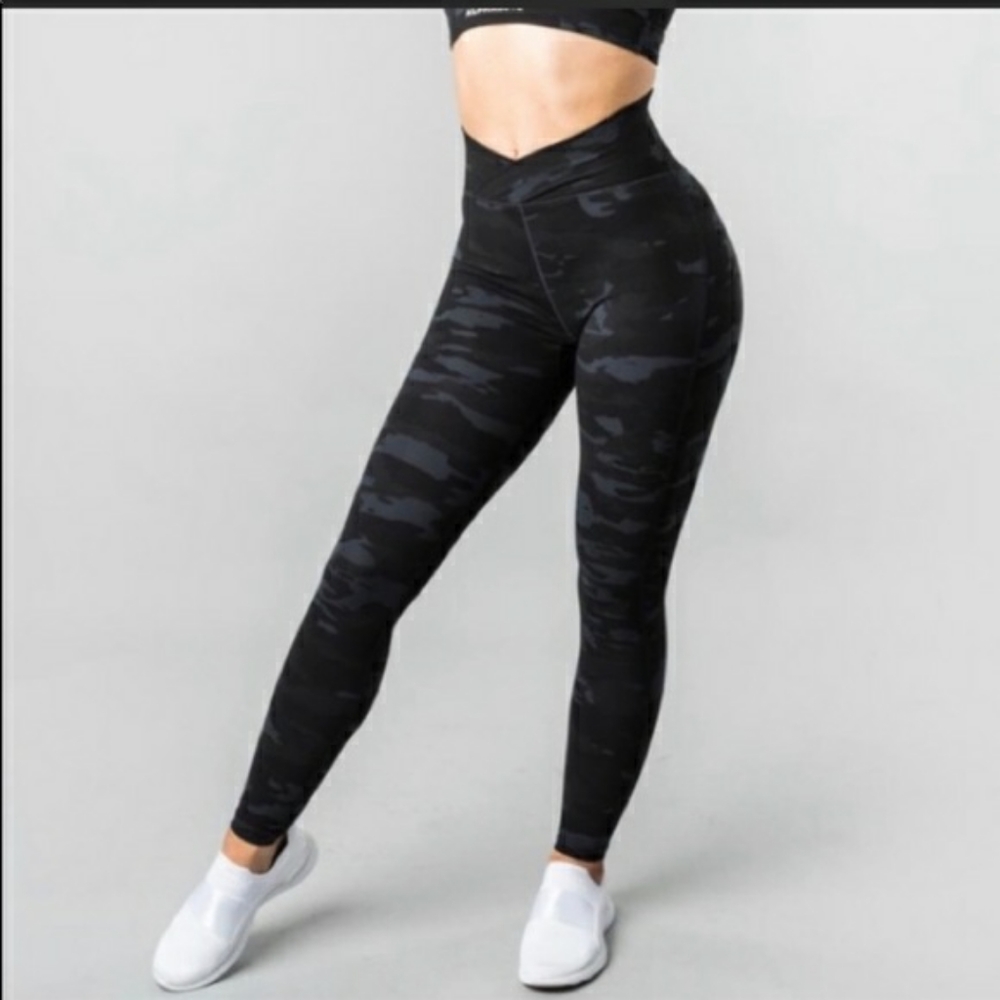 Alphalete camo surface path leggings